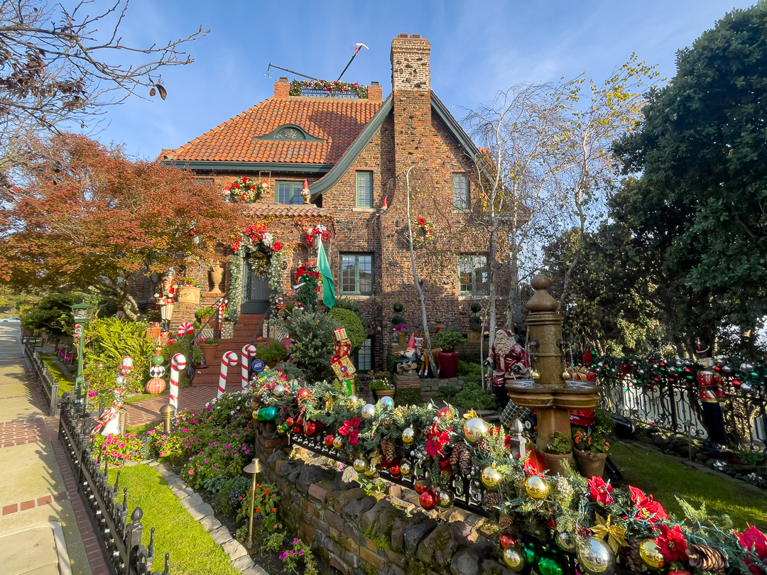 Brick home in San Francisco on Upper Terrace decorated for Christmas