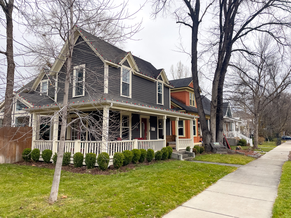 traditional homes in the Hyde Park historic district in Boise, Idaho, things to do with a dog in Boise