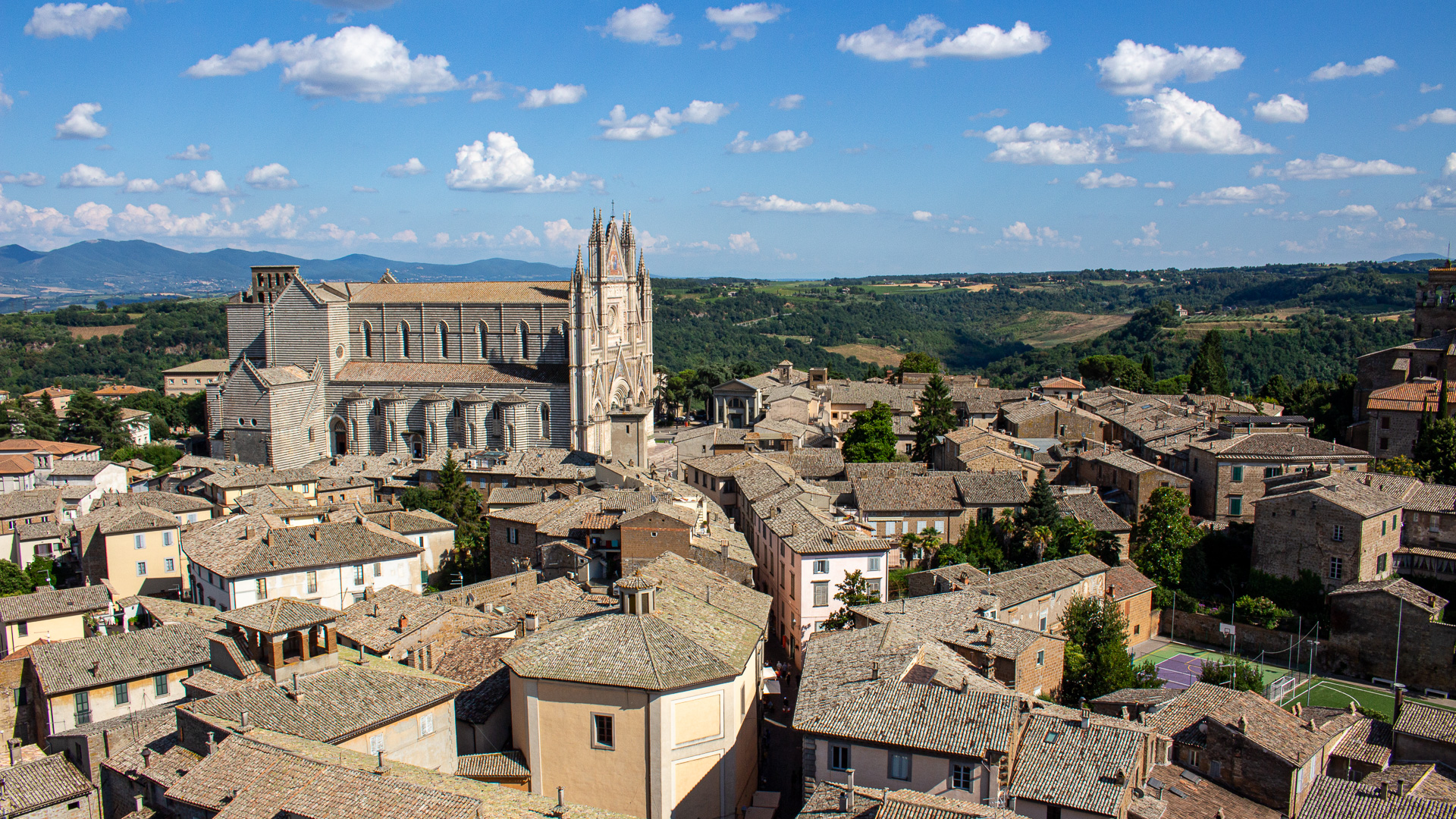 Orvieto Italy and the Duomo in Umbria, solo female travel in Italy