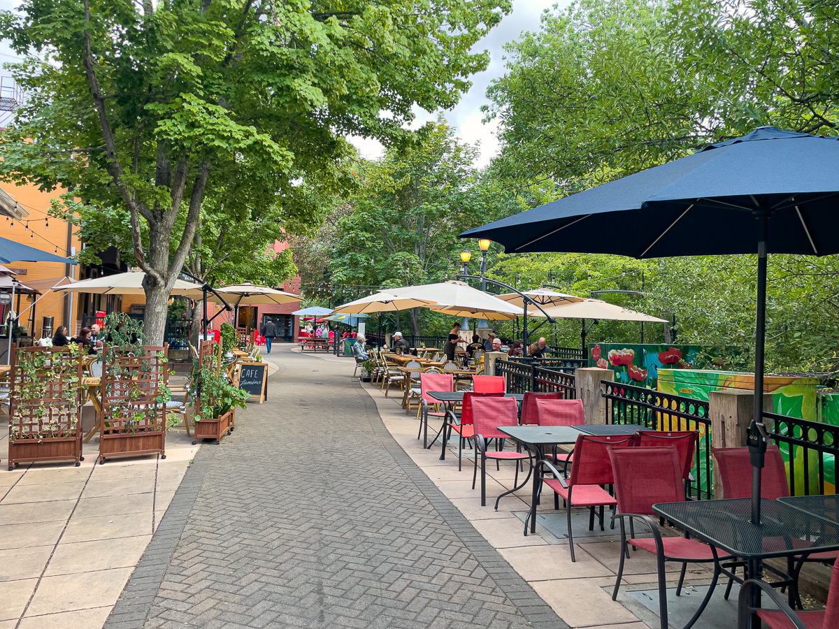 Calle Guanajuato in Ashland, Oregon, outdoor dining, dog-friendly restaurants in Ashland, pedestrian street along Ashland Creek