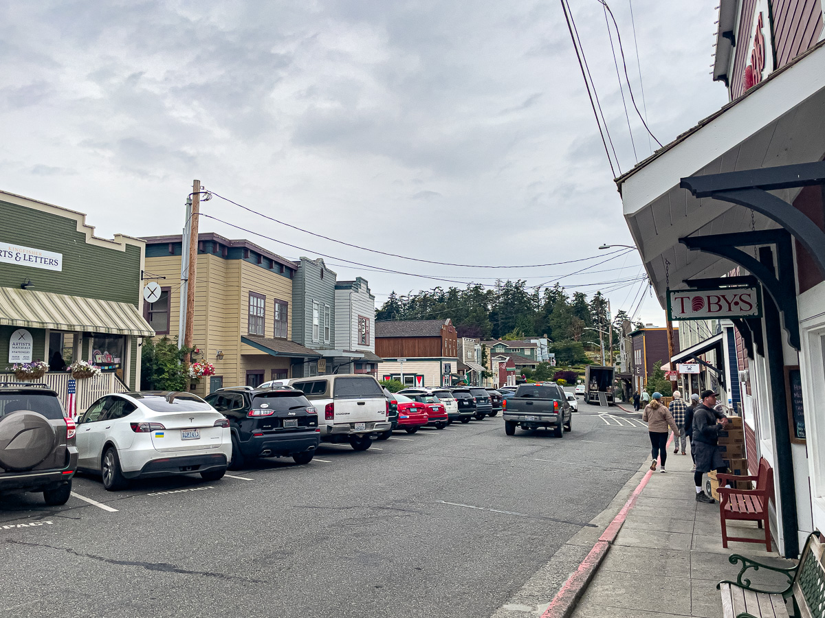 Front Street in Coupeville, mussels at Tobys, Penn Cove mussels, things to do in Coupeville